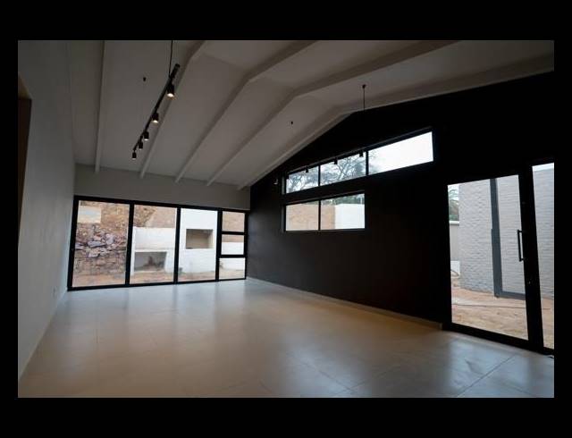 3 BEDROOM TOWNHOUSE FOR SALE IN WATERKLOOF GLEN